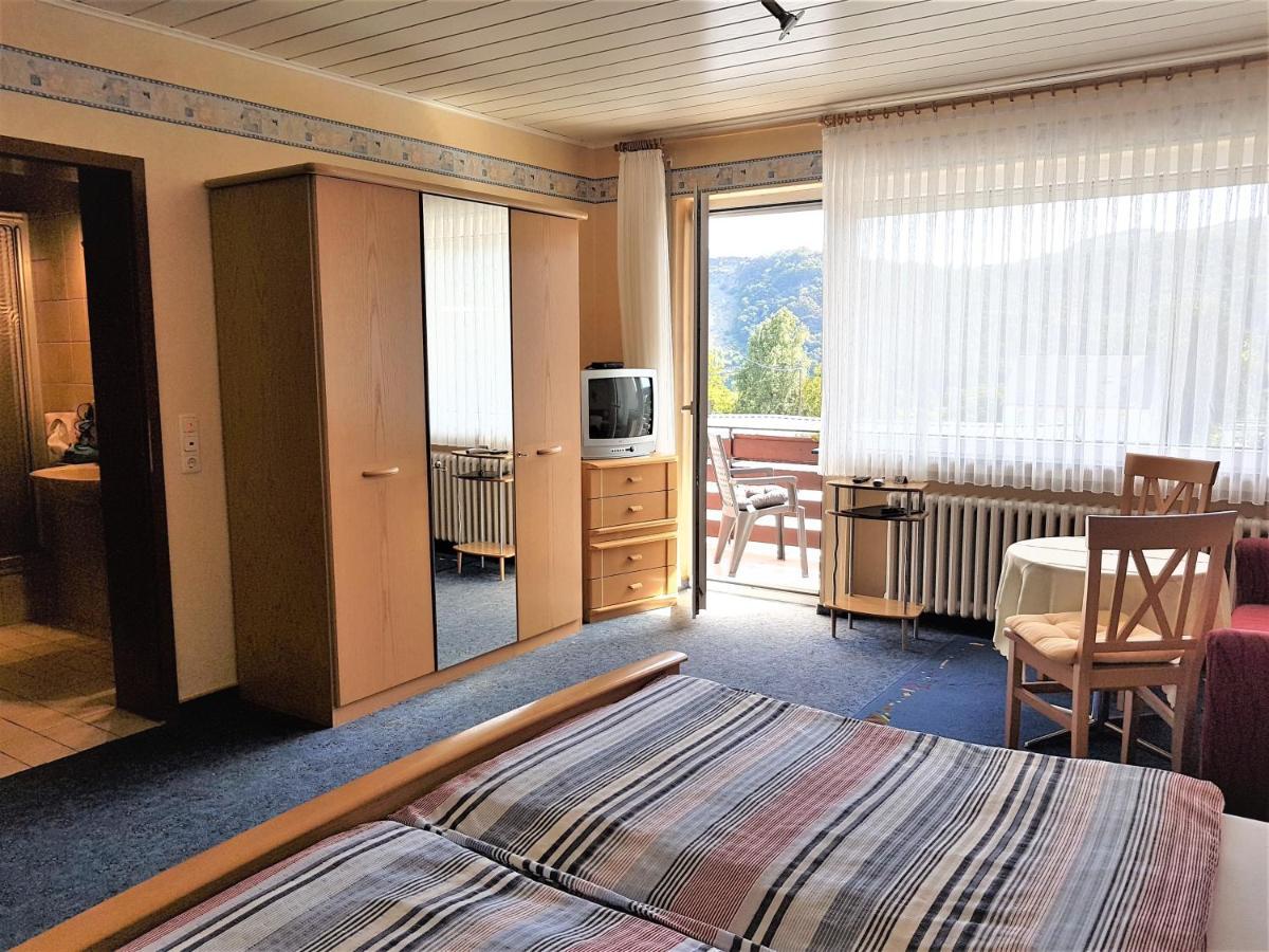 Ferienweinhaus Roemer-Knodt Kröv Екстериор снимка